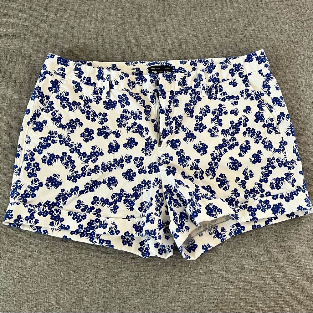 Woman’s GAP Floral summer shorts - Picture 1 of 5